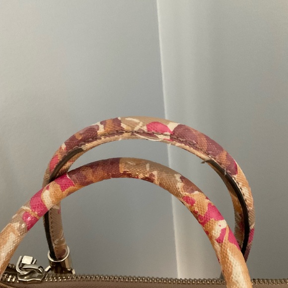 Guess Floral Satchel - Picture 9 of 10